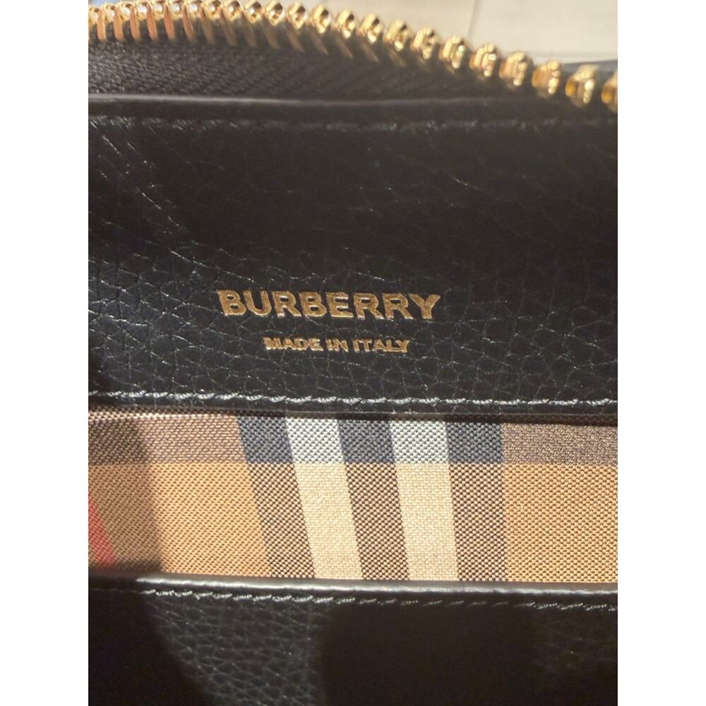 Burberry Black Pebbled Leather with Check Shoulder/hobo bag New - Picture 7 of 10